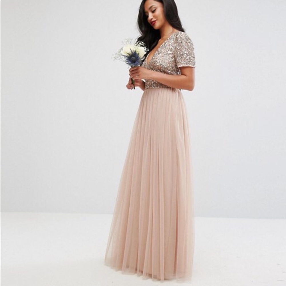 Maya Petite v neck maxi tulle dress w sequins